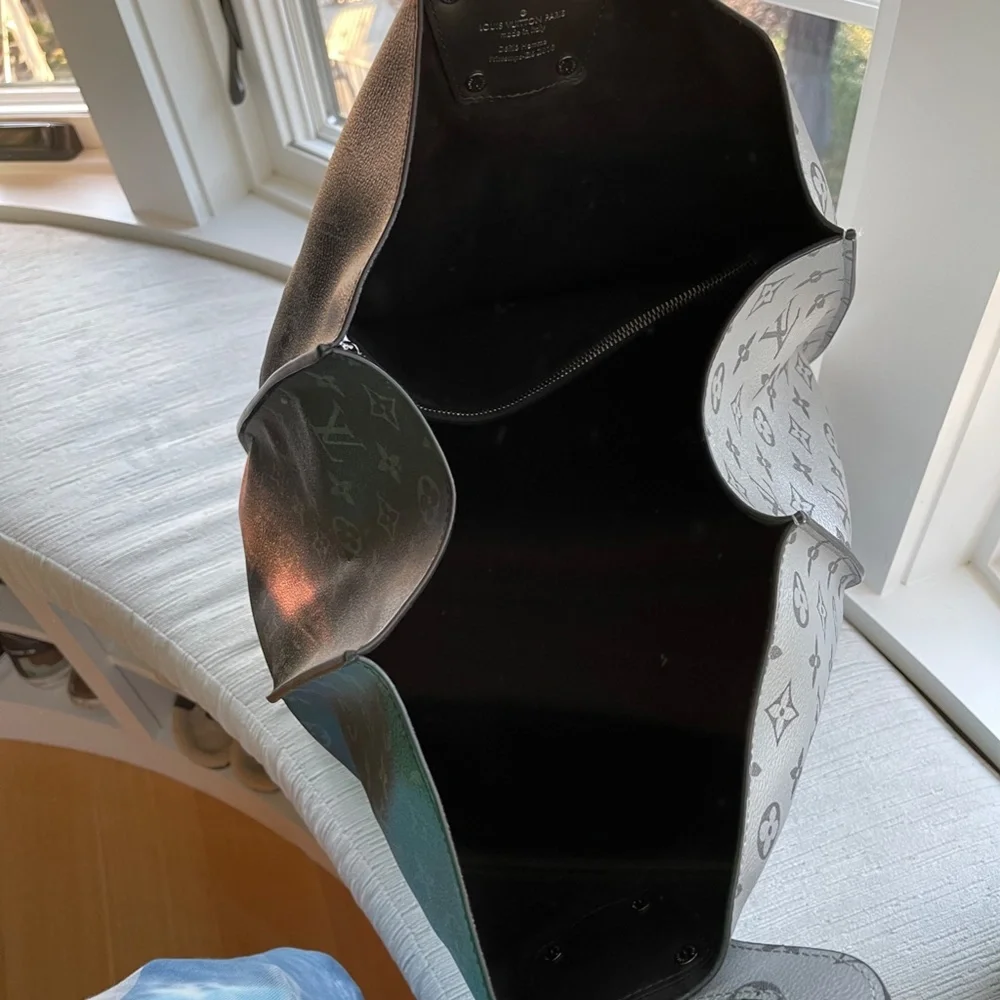 Louis Vuitton Tote SPLIT in Monogram Eclipse (RARE) - Picture 5 of 10